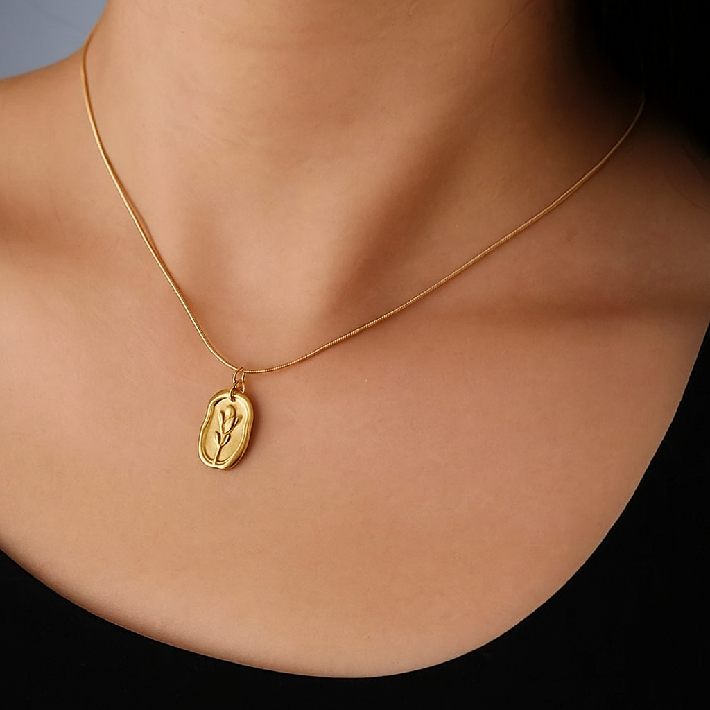 Flower Pendant Necklace 18K Gold Plated Stainless Steel
