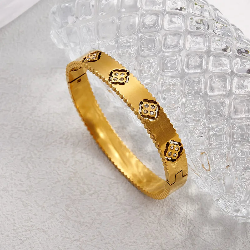 Crystals embedded round openable bracelet 18K Gold Plated Stainless Steel